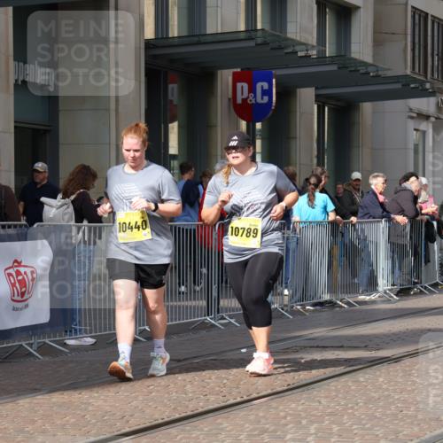 13.09.2026 - 21. swb-Marathon Bremen Strokosch-Dieckow http://msf.ph/oto/10364400 13.09.2026 11:27:06 Ziel 10440, 10627, 10789, 11031, 10573, 11254, 11851, 12377, 12408 meine-sportfotos.de