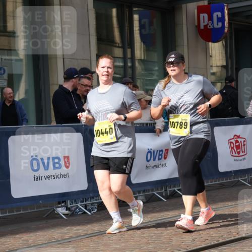 13.09.2026 - 21. swb-Marathon Bremen Strokosch-Dieckow http://msf.ph/oto/10364507 13.09.2026 11:27:09 Ziel 10440, 10627, 10789, 11031, 11254, 11851, 12377, 12408 meine-sportfotos.de