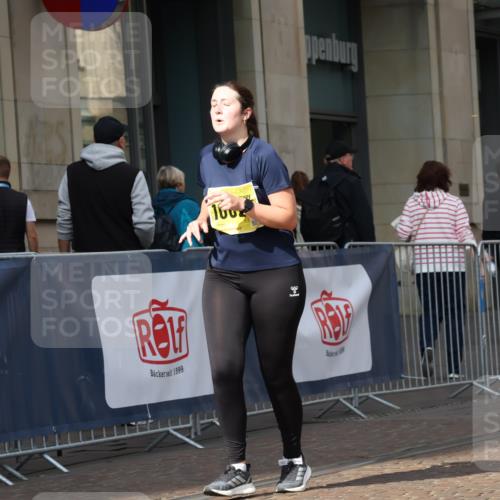 13.09.2026 - 21. swb-Marathon Bremen Strokosch-Dieckow http://msf.ph/oto/10364570 13.09.2026 11:27:12 Ziel 10440, 10627, 10789, 11031, 11254, 11851, 12377, 12408 meine-sportfotos.de