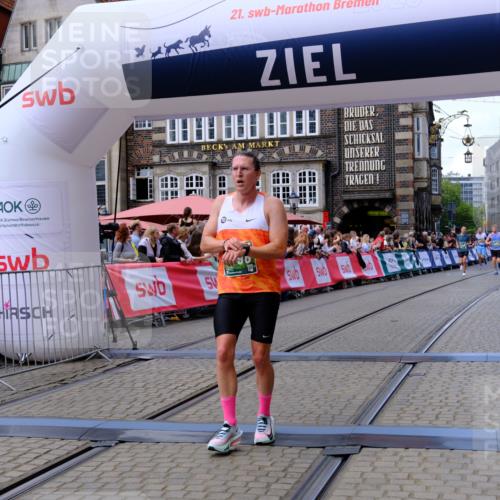 13.09.2026 - 21. swb-Marathon Bremen Tim E. http://msf.ph/oto/10364765 13.09.2026 13:02:10 Ziel 1614, 4696, 4739, 5601, 9137, 9233 meine-sportfotos.de