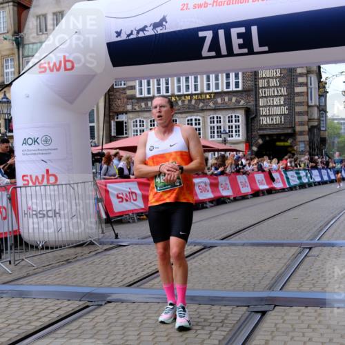 13.09.2026 - 21. swb-Marathon Bremen Tim E. http://msf.ph/oto/10364804 13.09.2026 13:02:11 Ziel 1614, 4696, 4739, 5601, 9233 meine-sportfotos.de