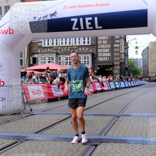13.09.2026 - 21. swb-Marathon Bremen Tim E. http://msf.ph/oto/10364895 13.09.2026 13:02:17 Ziel 1667, 4739, 5601, 9233 meine-sportfotos.de