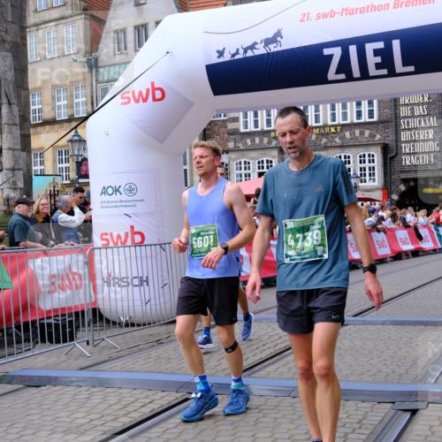 13.09.2026 - 21. swb-Marathon Bremen Tim E. http://msf.ph/oto/10364932 13.09.2026 13:02:18 Ziel 1667, 4739, 5601, 9233 meine-sportfotos.de