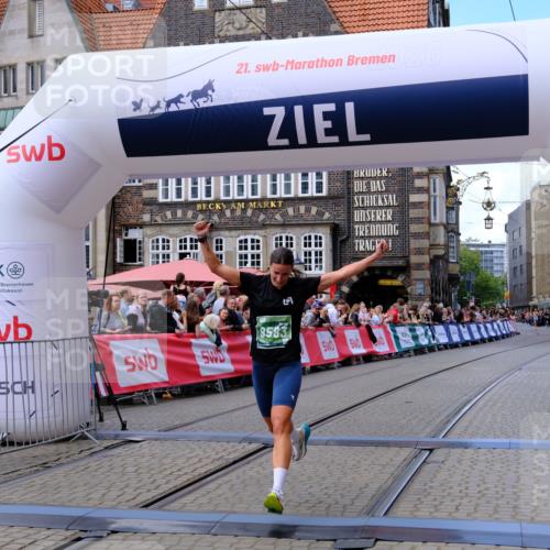13.09.2026 - 21. swb-Marathon Bremen Tim E. http://msf.ph/oto/10365077 13.09.2026 13:02:37 Ziel 9583 meine-sportfotos.de