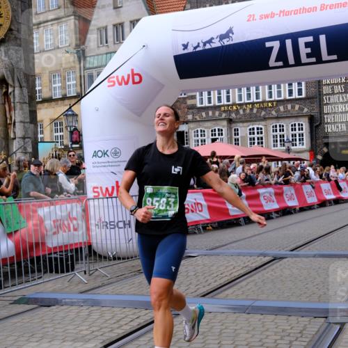 13.09.2026 - 21. swb-Marathon Bremen Tim E. http://msf.ph/oto/10365149 13.09.2026 13:02:38 Ziel 9583 meine-sportfotos.de