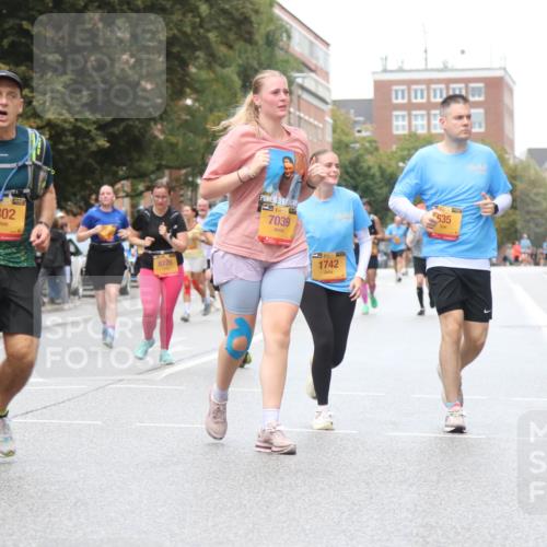 13.09.2026 - Kiel Lauf Markus Tischler http://msf.ph/oto/10365187 13.09.2026 12:02:59 Fleethörn 802, 8726, 7039, 38, 535, 1742 meine-sportfotos.de