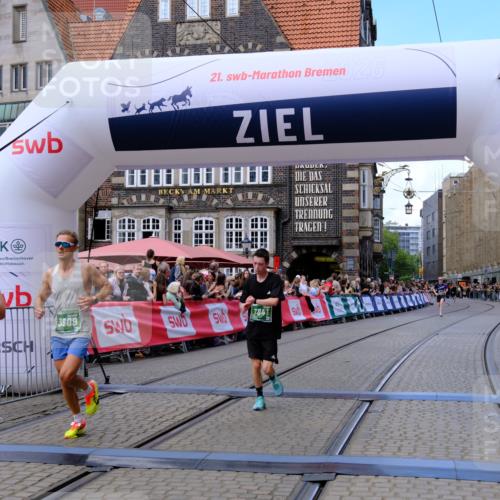 13.09.2026 - 21. swb-Marathon Bremen Tim E. http://msf.ph/oto/10365299 13.09.2026 13:02:56 Ziel 1795, 1850, 3609, 7841, 13237 meine-sportfotos.de