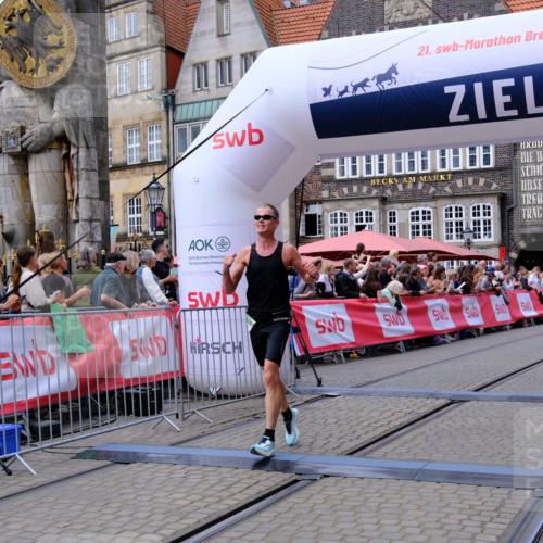 13.09.2026 - 21. swb-Marathon Bremen Tim E. http://msf.ph/oto/10365597 13.09.2026 13:03:12 Ziel 1381, 1850, 1862, 6918, 7265, 8319, 8325, 8331 meine-sportfotos.de