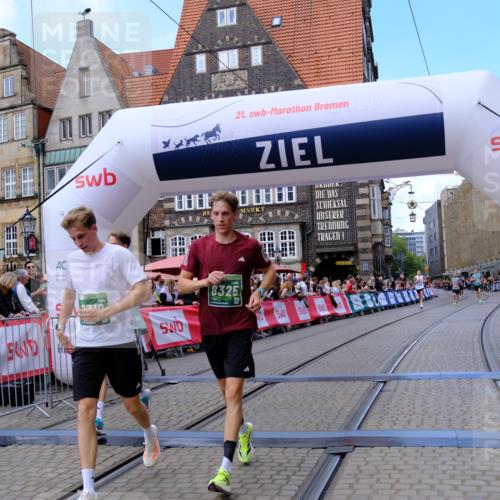 13.09.2026 - 21. swb-Marathon Bremen Tim E. http://msf.ph/oto/10365847 13.09.2026 13:03:20 Ziel 1381, 1862, 7265, 8319, 8325, 8331, 8756, 9200 meine-sportfotos.de