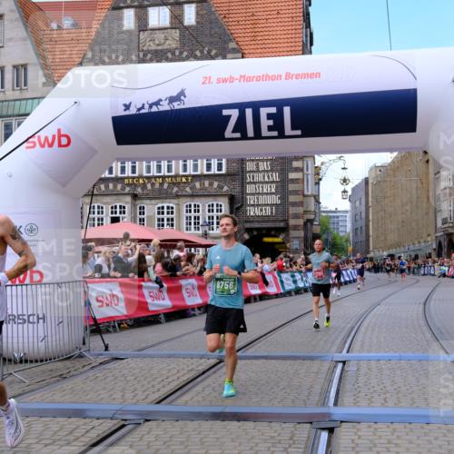 13.09.2026 - 21. swb-Marathon Bremen Tim E. http://msf.ph/oto/10365941 13.09.2026 13:03:27 Ziel 7206, 7478, 8028, 8756, 9200 meine-sportfotos.de