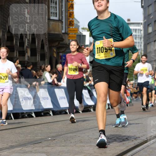13.09.2026 - 21. swb-Marathon Bremen Strokosch-Dieckow http://msf.ph/oto/10365952 13.09.2026 11:00:01 Ziel 10147, 10236, 10355, 10669, 10745, 10928, 10929, 11054, 11056, 11089, 11194, 11207, 11419, 11501, 11519, 11594, 11803, 12138, 12242, 12243, 12480, 12481, 12527, 10758, 11016, 11158, 11159, 11160, 11259, 11453, 11524, 11525, 11528, 11587, 11588, 11589, 11907, 12123, 12190, 12274, 12352 meine-sportfotos.de