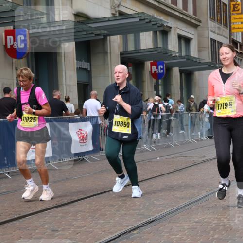 13.09.2026 - 21. swb-Marathon Bremen Strokosch-Dieckow http://msf.ph/oto/10366002 13.09.2026 11:30:20 Ziel 10650, 11025, 11195, 12535 meine-sportfotos.de
