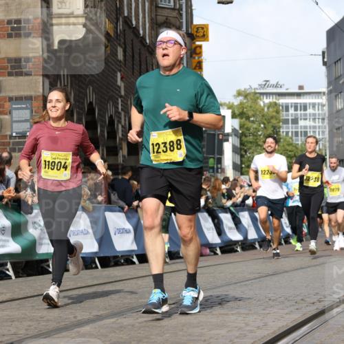 13.09.2026 - 21. swb-Marathon Bremen Strokosch-Dieckow http://msf.ph/oto/10366098 13.09.2026 11:00:02 Ziel 10147, 10236, 10355, 10669, 10928, 10929, 11054, 11056, 11089, 11194, 11419, 11501, 11594, 11803, 12138, 12242, 12243, 12480, 12481, 12527, 10758, 10810, 11016, 11524, 11525, 11547, 11587, 11588, 11589, 11623, 11907, 12123, 12190, 12274, 12352 meine-sportfotos.de