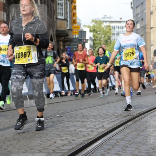 13.09.2026 - 21. swb-Marathon Bremen Strokosch-Dieckow http://msf.ph/oto/10366465 13.09.2026 11:00:08 Ziel 10175, 10236, 10355, 10669, 10691, 10867, 10928, 10929, 11054, 11056, 11089, 11194, 11419, 11427, 11501, 11637, 11803, 11879, 11904, 12138, 12238, 12239, 12242, 12243, 12388, 12480, 12527, 10144, 10677, 10801, 10810, 11016, 11045, 11129, 11547, 11623, 12105, 12106, 12190, 12291, 12352, 12394, 12530, 12531 meine-sportfotos.de