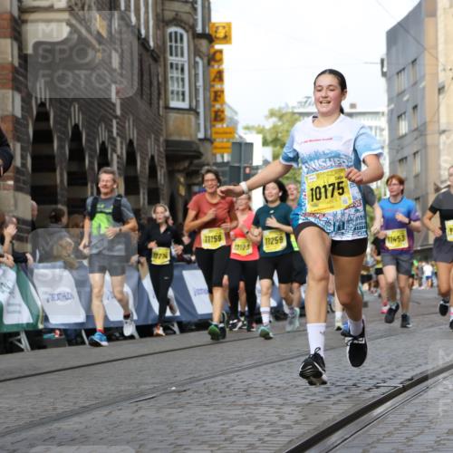 13.09.2026 - 21. swb-Marathon Bremen Strokosch-Dieckow http://msf.ph/oto/10366640 13.09.2026 11:00:09 Ziel 10175, 10236, 10355, 10669, 10691, 10867, 10928, 10929, 11054, 11056, 11089, 11194, 11419, 11427, 11501, 11637, 11803, 11879, 11904, 12138, 12238, 12239, 12242, 12243, 12388, 12480, 10144, 10677, 10801, 10810, 11016, 11045, 11129, 11547, 11623, 12105, 12106, 12190, 12291, 12352, 12394, 12530, 12531 meine-sportfotos.de