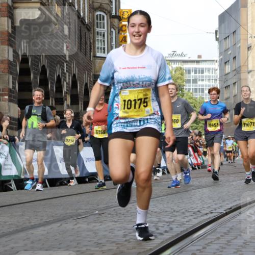 13.09.2026 - 21. swb-Marathon Bremen Strokosch-Dieckow http://msf.ph/oto/10366717 13.09.2026 11:00:09 Ziel 10175, 10236, 10355, 10669, 10691, 10867, 10928, 10929, 11054, 11056, 11089, 11194, 11419, 11427, 11501, 11637, 11803, 11879, 11904, 12138, 12238, 12239, 12242, 12243, 12388, 12480, 10144, 10677, 10801, 10810, 11016, 11045, 11129, 11547, 11623, 12105, 12106, 12190, 12291, 12352, 12394, 12530, 12531 meine-sportfotos.de