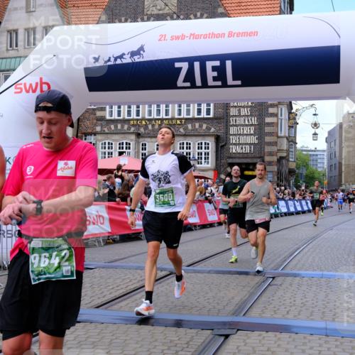 13.09.2026 - 21. swb-Marathon Bremen Tim E. http://msf.ph/oto/10366740 13.09.2026 13:04:18 Ziel 895, 2094, 2889, 3500, 4236, 9061, 9129, 9544, 9642 meine-sportfotos.de