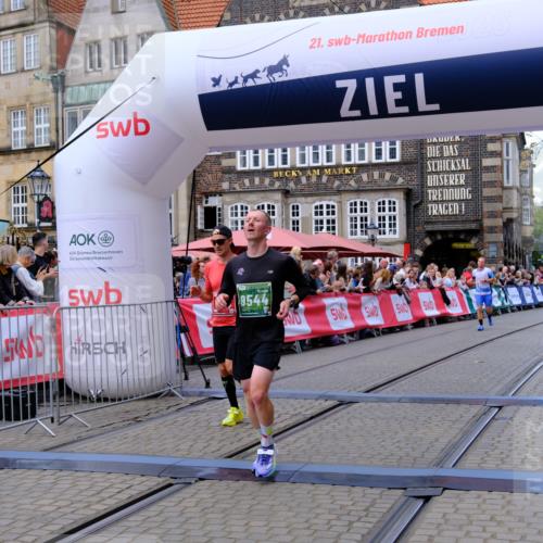 13.09.2026 - 21. swb-Marathon Bremen Tim E. http://msf.ph/oto/10366883 13.09.2026 13:04:27 Ziel 2094, 3424, 4110, 6815, 9061, 9129, 9544, 9813 meine-sportfotos.de