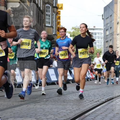 13.09.2026 - 21. swb-Marathon Bremen Strokosch-Dieckow http://msf.ph/oto/10367059 13.09.2026 11:00:12 Ziel 10175, 10236, 10355, 10669, 10691, 10867, 10928, 10929, 11054, 11056, 11071, 11089, 11194, 11250, 11419, 11427, 11445, 11501, 11637, 11803, 11879, 11904, 12138, 12238, 12239, 12242, 12243, 12388, 12480, 10144, 10677, 10801, 10810, 11016, 11045, 11126, 11129, 11547, 11623, 12105, 12106, 12190, 12291, 12394, 12530, 12531 meine-sportfotos.de