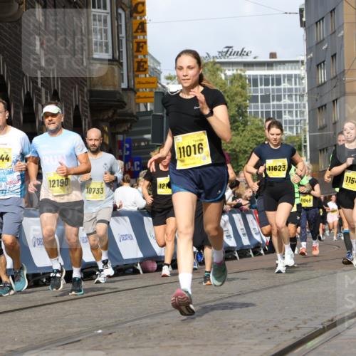 13.09.2026 - 21. swb-Marathon Bremen Strokosch-Dieckow http://msf.ph/oto/10367583 13.09.2026 11:00:25 Ziel 10175, 10758, 10867, 11016, 11071, 11158, 11159, 11160, 11250, 11259, 11427, 11445, 11453, 11524, 11525, 11528, 11587, 11588, 11589, 11879, 11907, 12123, 12238, 12239, 12274, 12352, 10263, 10272, 10275, 10306, 10369, 11126, 11162, 11180, 11687, 11708, 11769, 11838, 12018, 12430 meine-sportfotos.de