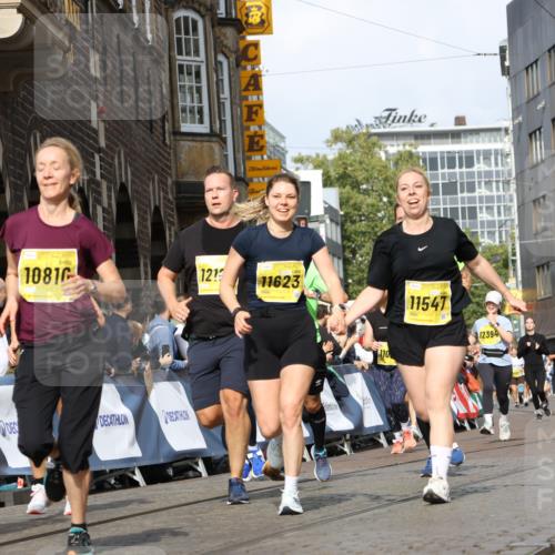 13.09.2026 - 21. swb-Marathon Bremen Strokosch-Dieckow http://msf.ph/oto/10367765 13.09.2026 11:00:27 Ziel 10175, 10758, 10867, 11016, 11071, 11158, 11159, 11160, 11250, 11259, 11445, 11453, 11524, 11525, 11528, 11587, 11588, 11589, 11879, 11907, 12123, 12190, 12274, 12352, 10263, 10272, 10275, 10306, 10369, 11162, 11180, 11556, 11687, 11708, 11769, 11838, 12018, 12430 meine-sportfotos.de