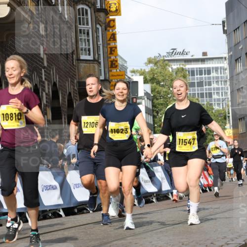 13.09.2026 - 21. swb-Marathon Bremen Strokosch-Dieckow http://msf.ph/oto/10367784 13.09.2026 11:00:27 Ziel 10175, 10758, 10867, 11016, 11071, 11158, 11159, 11160, 11250, 11259, 11445, 11453, 11524, 11525, 11528, 11587, 11588, 11589, 11879, 11907, 12123, 12190, 12274, 12352, 10263, 10272, 10275, 10306, 10369, 11162, 11180, 11556, 11687, 11708, 11769, 11838, 12018, 12430 meine-sportfotos.de