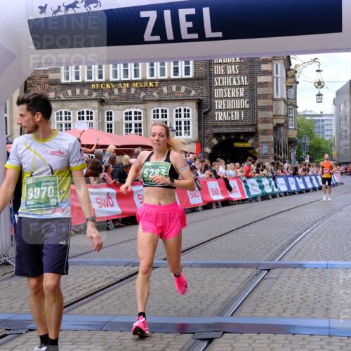 13.09.2026 - 21. swb-Marathon Bremen Tim E. http://msf.ph/oto/10368145 13.09.2026 13:05:04 Ziel 1712, 2646, 2956, 5283, 5674, 6708, 7538, 7814, 8054, 8701, 9070, 9306, 9495, 9689, 13187 meine-sportfotos.de