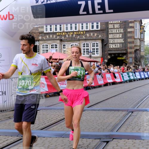 13.09.2026 - 21. swb-Marathon Bremen Tim E. http://msf.ph/oto/10368176 13.09.2026 13:05:05 Ziel 1712, 2646, 2956, 5283, 5674, 6708, 7538, 7814, 8054, 8701, 9070, 9306, 9495, 9689, 13187 meine-sportfotos.de