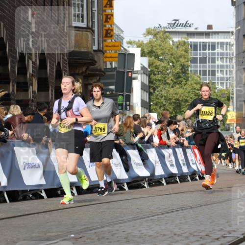 13.09.2026 - 21. swb-Marathon Bremen Strokosch-Dieckow http://msf.ph/oto/10368314 13.09.2026 11:00:36 Ziel 10144, 10677, 10801, 10810, 11016, 11045, 11129, 11524, 11525, 11547, 11587, 11588, 11589, 11623, 11907, 12105, 12106, 12190, 12291, 12352, 12394, 12530, 12531, 10263, 10306, 10367, 10368, 10857, 11055, 11162, 11343, 11475, 11556, 11687, 11797, 11804, 11819, 11838, 11959, 12006, 12397, 12430 meine-sportfotos.de