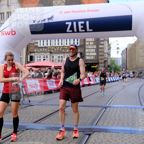 13.09.2026 - 21. swb-Marathon Bremen Tim E. http://msf.ph/oto/10368487 13.09.2026 13:05:31 Ziel 1336, 1822, 2297, 3196, 3365, 4025, 4729, 7102, 9273 meine-sportfotos.de
