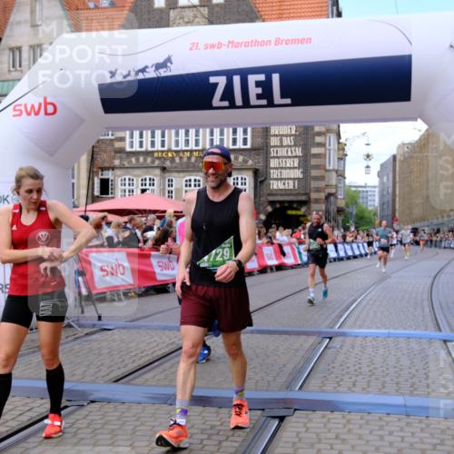 13.09.2026 - 21. swb-Marathon Bremen Tim E. http://msf.ph/oto/10368507 13.09.2026 13:05:31 Ziel 1336, 1822, 2297, 3196, 3365, 4025, 4729, 7102, 9273 meine-sportfotos.de