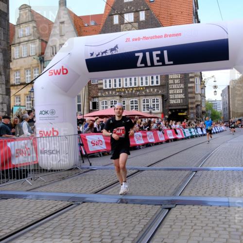 13.09.2026 - 21. swb-Marathon Bremen Tim E. http://msf.ph/oto/10369177 13.09.2026 13:06:51 Ziel 508, 788, 1770, 1921, 2832, 3910, 4777, 5238, 6951, 7590, 8621, 13148 meine-sportfotos.de