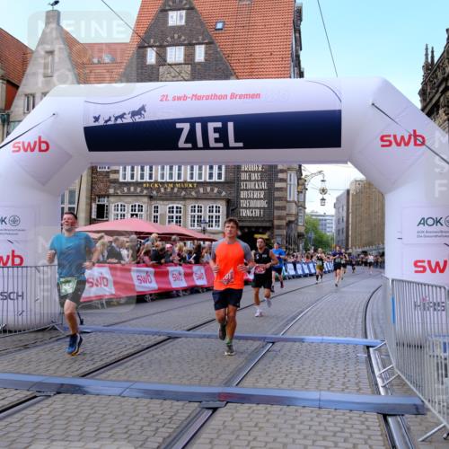 13.09.2026 - 21. swb-Marathon Bremen Tim E. http://msf.ph/oto/10369396 13.09.2026 13:07:05 Ziel 508, 521, 749, 788, 1009, 3127, 3910, 4574, 5238, 6784, 6951, 8580, 8888 meine-sportfotos.de