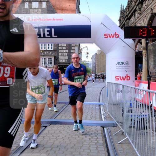 13.09.2026 - 21. swb-Marathon Bremen Tim E. http://msf.ph/oto/10369793 13.09.2026 13:07:34 Ziel 1540, 1863, 2706, 3043, 3118, 4743, 4808, 6053, 7636, 7876, 8098, 8980, 9927 meine-sportfotos.de