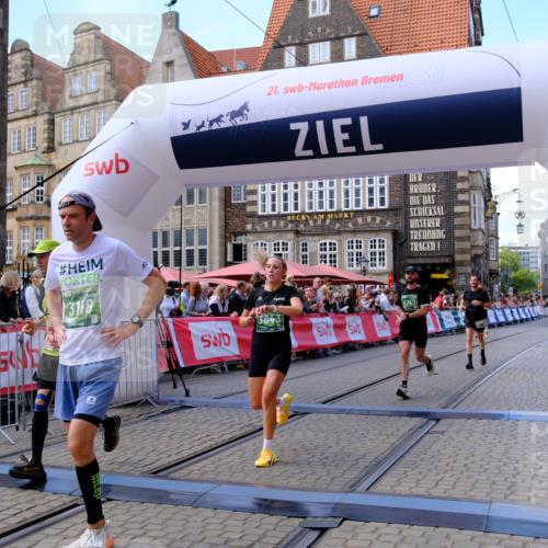 13.09.2026 - 21. swb-Marathon Bremen Tim E. http://msf.ph/oto/10369929 13.09.2026 13:07:44 Ziel 819, 2135, 2706, 3043, 3118, 4743, 4808, 7803, 8060, 8098, 8467, 8980 meine-sportfotos.de