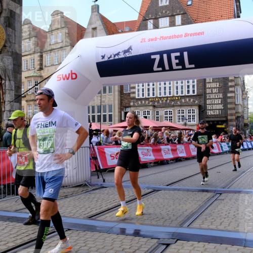 13.09.2026 - 21. swb-Marathon Bremen Tim E. http://msf.ph/oto/10369947 13.09.2026 13:07:44 Ziel 819, 2135, 2706, 3043, 3118, 4743, 4808, 7803, 8060, 8098, 8467, 8980 meine-sportfotos.de