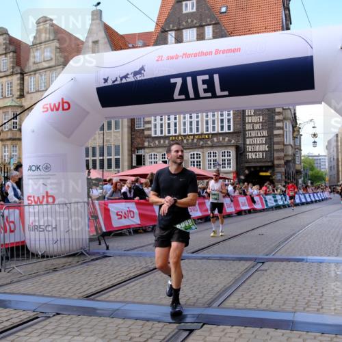 13.09.2026 - 21. swb-Marathon Bremen Tim E. http://msf.ph/oto/10370101 13.09.2026 13:07:47 Ziel 819, 2135, 2706, 3043, 3118, 4743, 5570, 5976, 7803, 8060, 8098, 8467, 8611, 9035 meine-sportfotos.de
