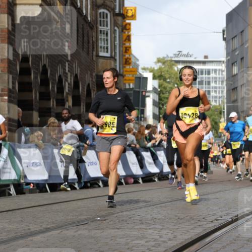 13.09.2026 - 21. swb-Marathon Bremen Strokosch-Dieckow http://msf.ph/oto/10370535 13.09.2026 11:01:10 Ziel 10093, 10263, 10306, 10367, 10368, 10753, 10857, 11055, 11162, 11247, 11343, 11359, 11475, 11540, 11556, 11728, 11797, 11804, 11819, 11959, 12006, 12116, 12397, 12428, 12430, 10647, 10648, 10678, 10892, 11260, 11306, 11459, 11751, 11796, 11813, 11816, 11969, 11970, 12062, 12245, 12283, 12390, 12391 meine-sportfotos.de