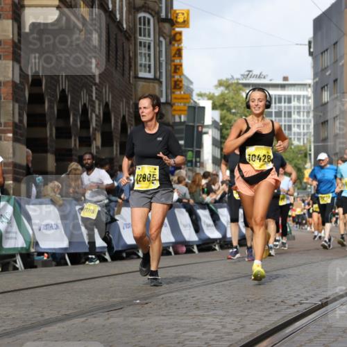 13.09.2026 - 21. swb-Marathon Bremen Strokosch-Dieckow http://msf.ph/oto/10370556 13.09.2026 11:01:11 Ziel 10093, 10263, 10367, 10368, 10428, 10753, 10857, 11055, 11247, 11343, 11359, 11475, 11540, 11556, 11728, 11797, 11804, 11819, 11959, 12006, 12116, 12397, 12428, 10647, 10648, 10678, 11260, 11306, 11459, 11751, 11796, 11813, 11816, 11969, 11970, 12062, 12245, 12283, 12390, 12391 meine-sportfotos.de