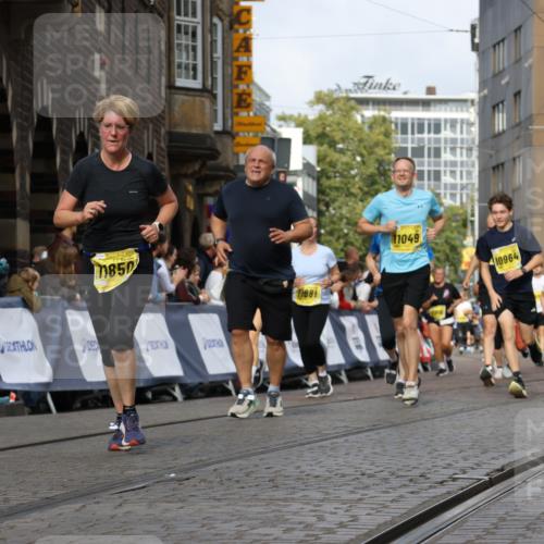 13.09.2026 - 21. swb-Marathon Bremen Strokosch-Dieckow http://msf.ph/oto/10370748 13.09.2026 11:01:13 Ziel 10093, 10367, 10368, 10428, 10753, 10857, 11055, 11247, 11343, 11359, 11475, 11540, 11728, 11797, 11804, 11819, 11959, 12006, 12085, 12116, 12397, 12428, 10560, 10647, 10648, 10678, 11260, 11306, 11459, 11467, 11751, 11788, 11796, 11813, 11816, 11969, 11970, 12047, 12062, 12245, 12390, 12391 meine-sportfotos.de