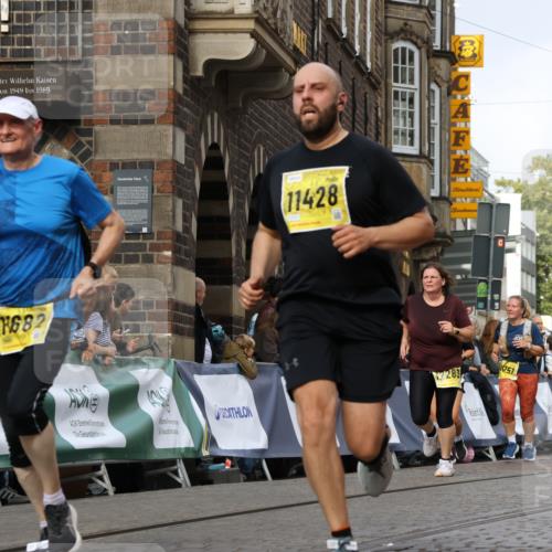 13.09.2026 - 21. swb-Marathon Bremen Strokosch-Dieckow http://msf.ph/oto/10371197 13.09.2026 11:01:18 Ziel 10093, 10367, 10368, 10428, 10639, 10753, 10857, 10964, 10965, 11049, 11055, 11116, 11247, 11359, 11428, 11540, 11728, 11804, 11819, 11850, 12006, 12085, 12116, 12241, 12428, 10181, 10560, 10647, 10648, 10678, 11324, 11459, 11467, 11550, 11551, 11666, 11788, 11796, 11798, 11969, 11970, 12047, 12062 meine-sportfotos.de