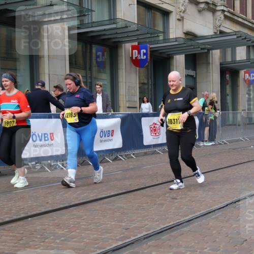 13.09.2026 - 21. swb-Marathon Bremen Strokosch-Dieckow http://msf.ph/oto/10371421 13.09.2026 11:31:40 Ziel 10317, 11341, 11807, 12163 meine-sportfotos.de