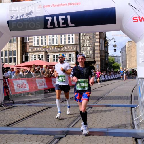 13.09.2026 - 21. swb-Marathon Bremen Tim E. http://msf.ph/oto/10371579 13.09.2026 13:08:53 Ziel 339, 715, 3276, 4033, 4082, 4888, 5377, 5424, 6842, 7064, 7121, 8555, 9084, 9702 meine-sportfotos.de