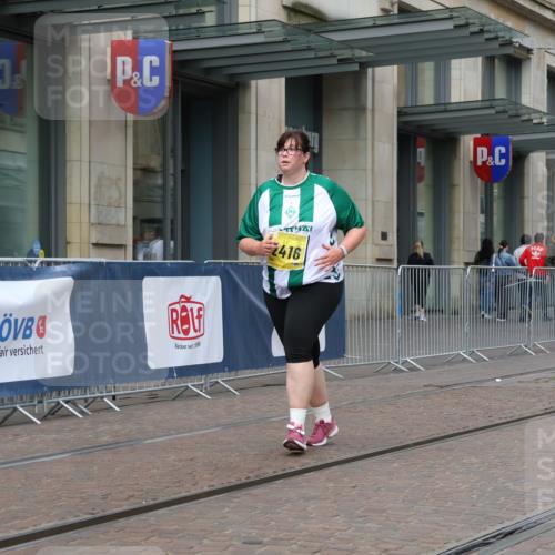 13.09.2026 - 21. swb-Marathon Bremen Strokosch-Dieckow http://msf.ph/oto/10371645 13.09.2026 11:32:27 Ziel 12416 meine-sportfotos.de