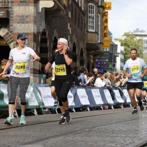 13.09.2026 - 21. swb-Marathon Bremen Strokosch-Dieckow http://msf.ph/oto/10371663 13.09.2026 11:01:24 Ziel 10093, 10428, 10639, 10753, 10892, 10964, 10965, 11049, 11116, 11359, 11428, 11540, 11681, 11682, 11728, 11850, 12085, 12116, 12241, 12283, 12428, 10181, 10251, 10497, 10560, 11305, 11324, 11459, 11467, 11550, 11551, 11666, 11788, 11798, 12047 meine-sportfotos.de