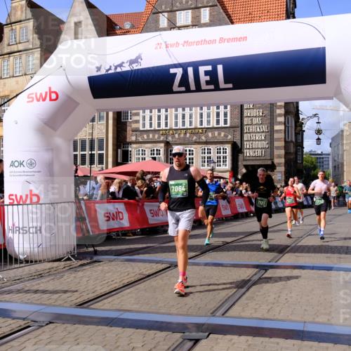 13.09.2026 - 21. swb-Marathon Bremen Tim E. http://msf.ph/oto/10371674 13.09.2026 13:09:01 Ziel 715, 3110, 3276, 3330, 4033, 5377, 6842, 6906, 7064, 7121, 8555, 9240, 9411, 9702, 9867, 9906 meine-sportfotos.de