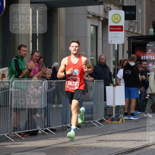 13.09.2026 - 21. swb-Marathon Bremen Strokosch-Dieckow http://msf.ph/oto/10371784 13.09.2026 12:08:51 Ziel 133, 1878 meine-sportfotos.de