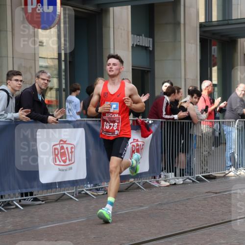 13.09.2026 - 21. swb-Marathon Bremen Strokosch-Dieckow http://msf.ph/oto/10371874 13.09.2026 12:08:53 Ziel 133, 1878 meine-sportfotos.de