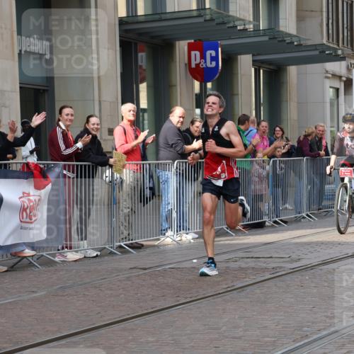13.09.2026 - 21. swb-Marathon Bremen Strokosch-Dieckow http://msf.ph/oto/10372084 13.09.2026 12:09:31 Ziel 133 meine-sportfotos.de
