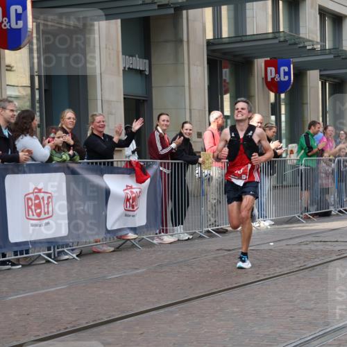 13.09.2026 - 21. swb-Marathon Bremen Strokosch-Dieckow http://msf.ph/oto/10372108 13.09.2026 12:09:31 Ziel 133 meine-sportfotos.de